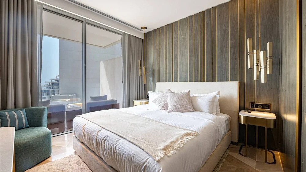 Five Palm Jumeirah 2 Bdr Full Sea View