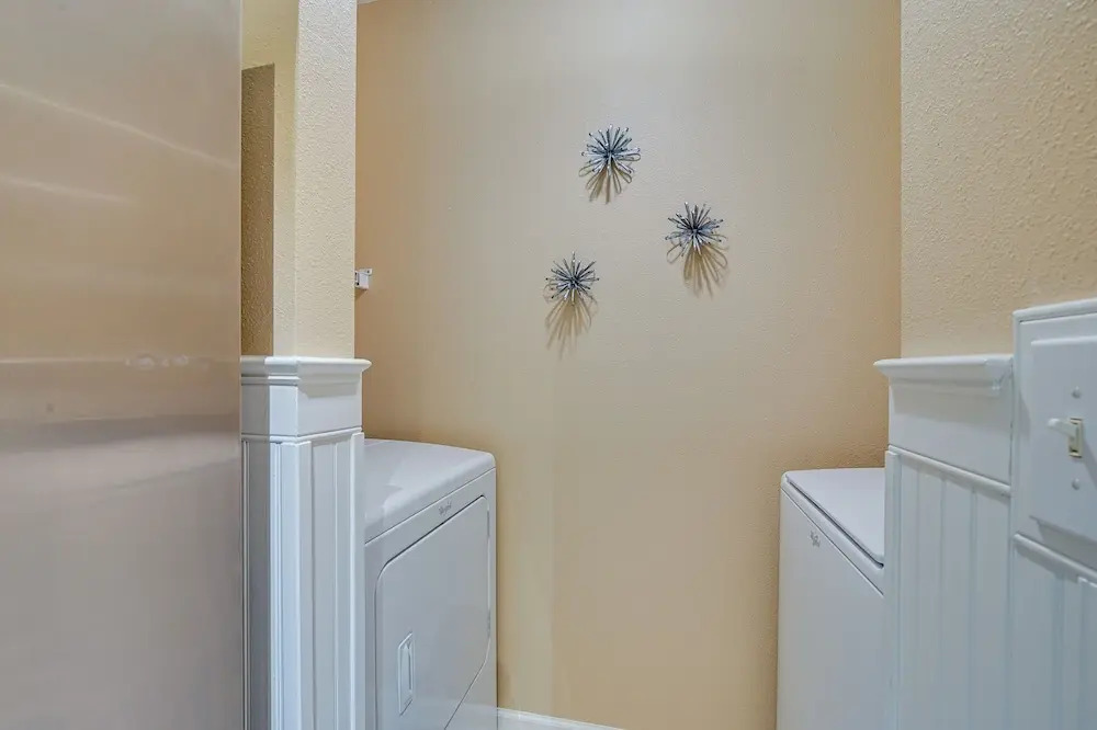 Highend Pawleys Island Condo w/ Porch & Pools!