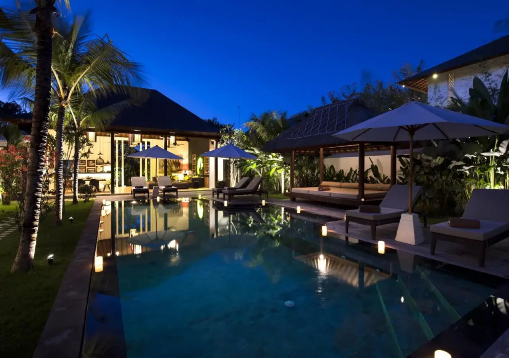Villa Tangram, 6 Bedrooms private villa in Seminyak