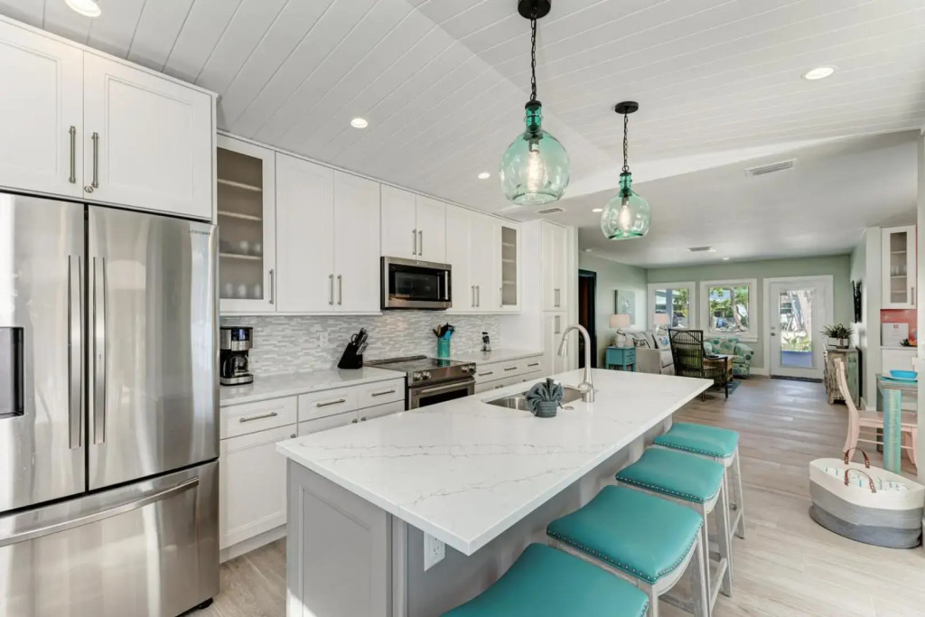 Sea La Vie - 205 - 55th