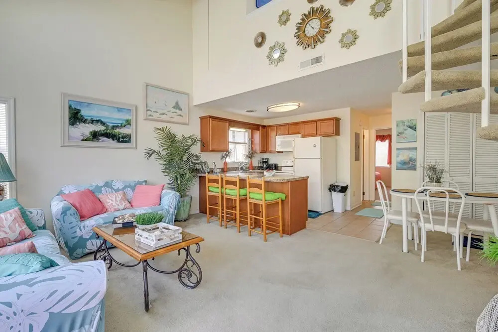 Balcony & Community Perks: Condo in Surfside Beach