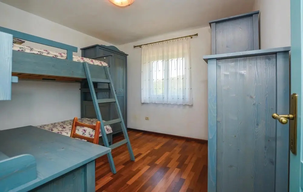 Cozy Home In Koper With Wifi