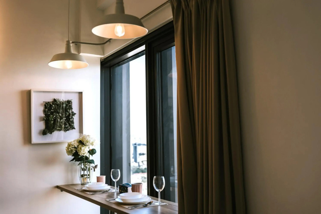 MUJI Studio 2 - Seaview at 218 Tropicana Near Komtar Food Heaven Heritage with Netflix & TV Box