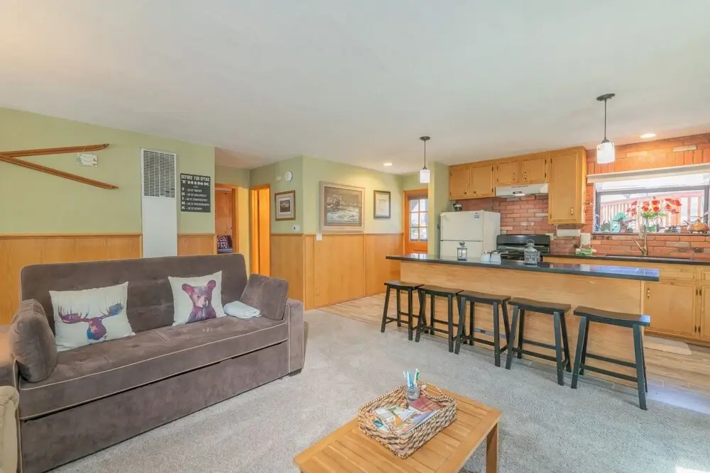 Nottingham's Nook - Tucked Away On A Quiet And Serene Lot Amongst The Trees! 2 Bedroom Home