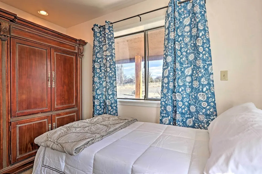'the Eagar House' White Mountains Gem w/ Views!