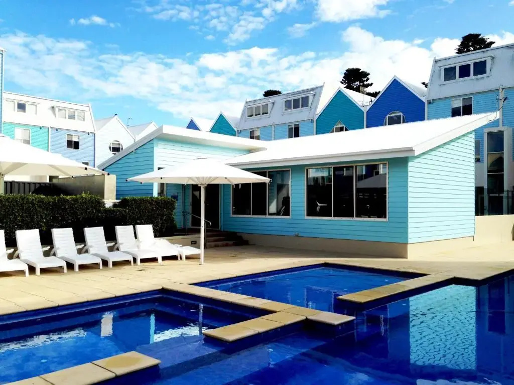 Lady Bay Resort