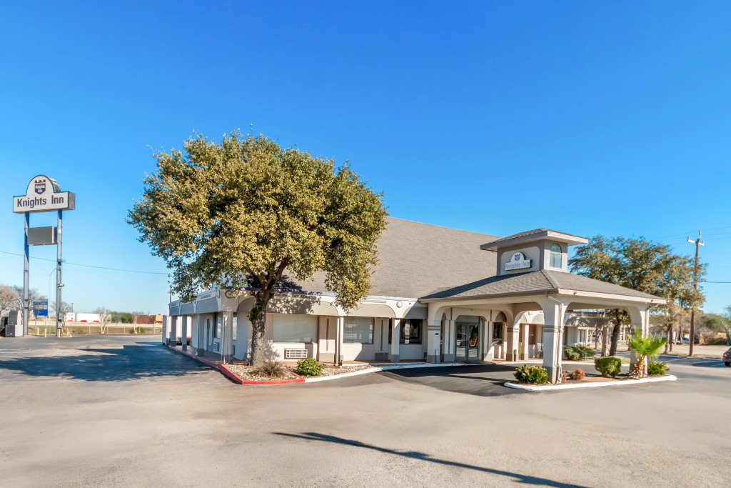 Knights Inn San Antonio near Frost Bank Center