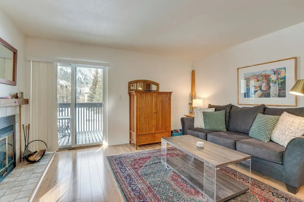 Newly Renovated Frisco End Unit w/ Gorgeous Views!