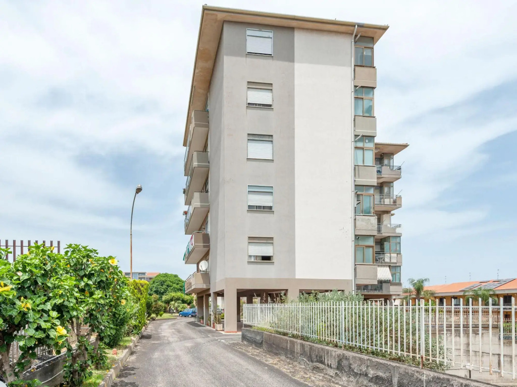 Sunny apartment in Giarre, close to sea with a splendid view