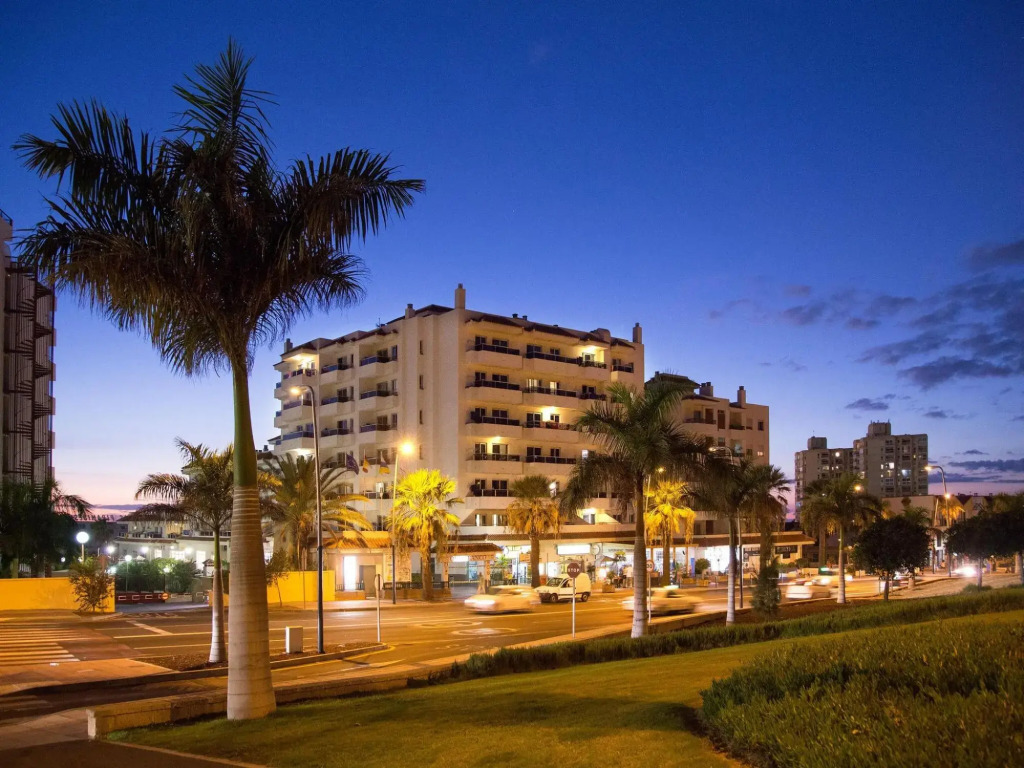 Spacious holiday home in Playa de las Americas with pool
