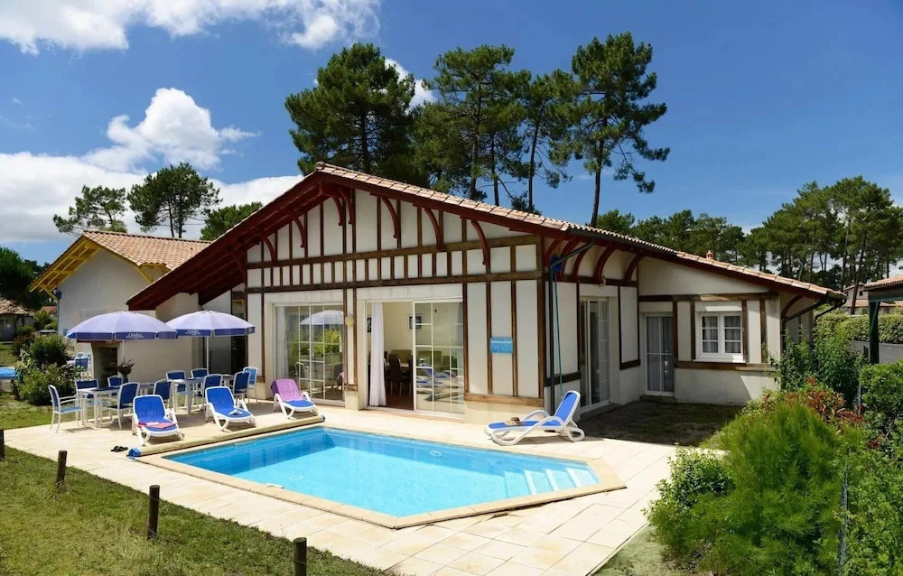 Villa in France With Golf Course & Pool