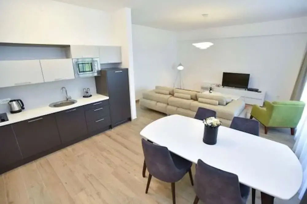 Blue Moon Apartments