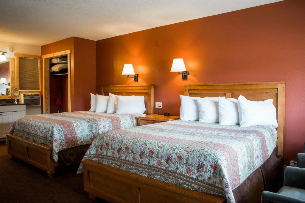 Hotel Estes