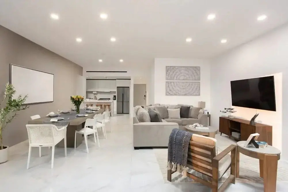 3BD Condo near Beach and Marina