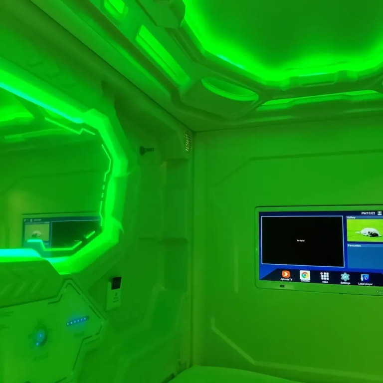 Cosmos Capsule Hub London