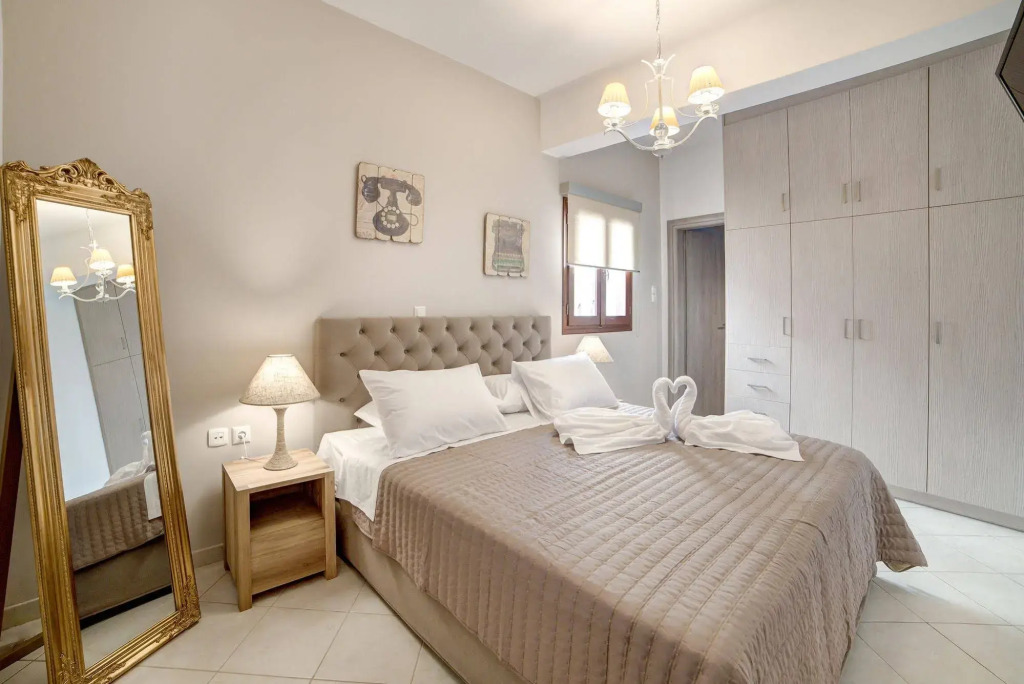 Suite Home Santorini