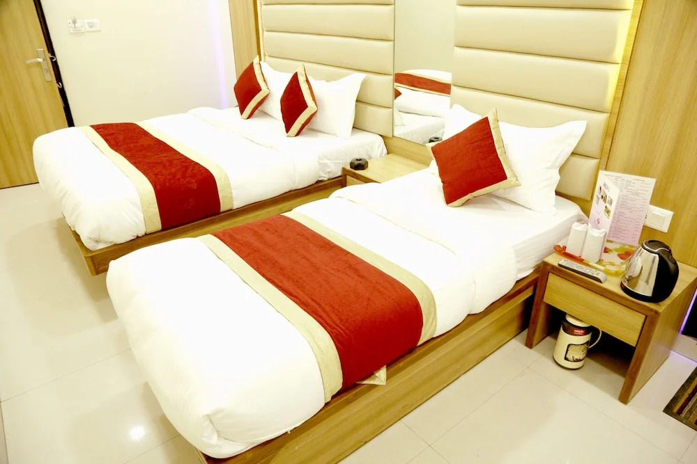 Hotel Star Villa - Front of NDLS Station & 1 Minute from Connaught Place & City Centre
