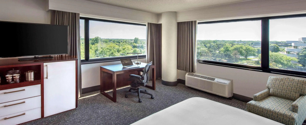 DoubleTree by Hilton Chicago Schaumburg