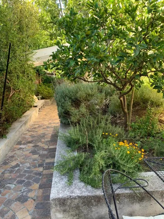 Courtyard Studios (with air conditioning)