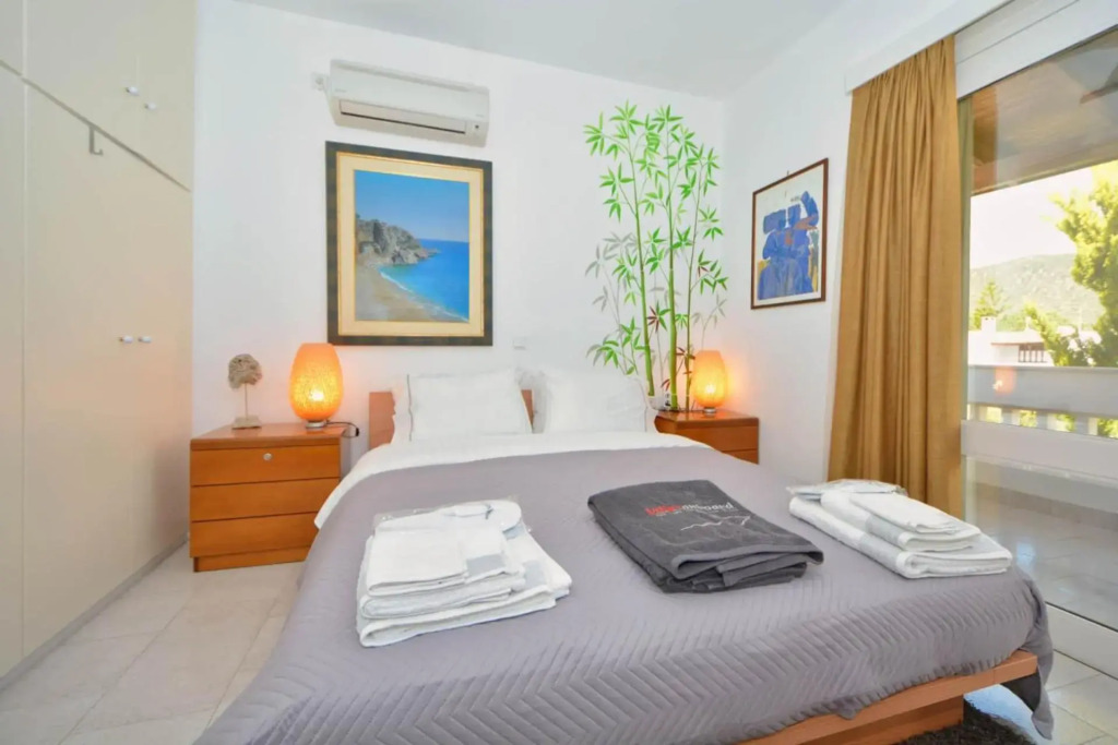Villasonboard Dock Villa 3 Bed, 3 Bath, Canal, Greek Venice Porto Hydra