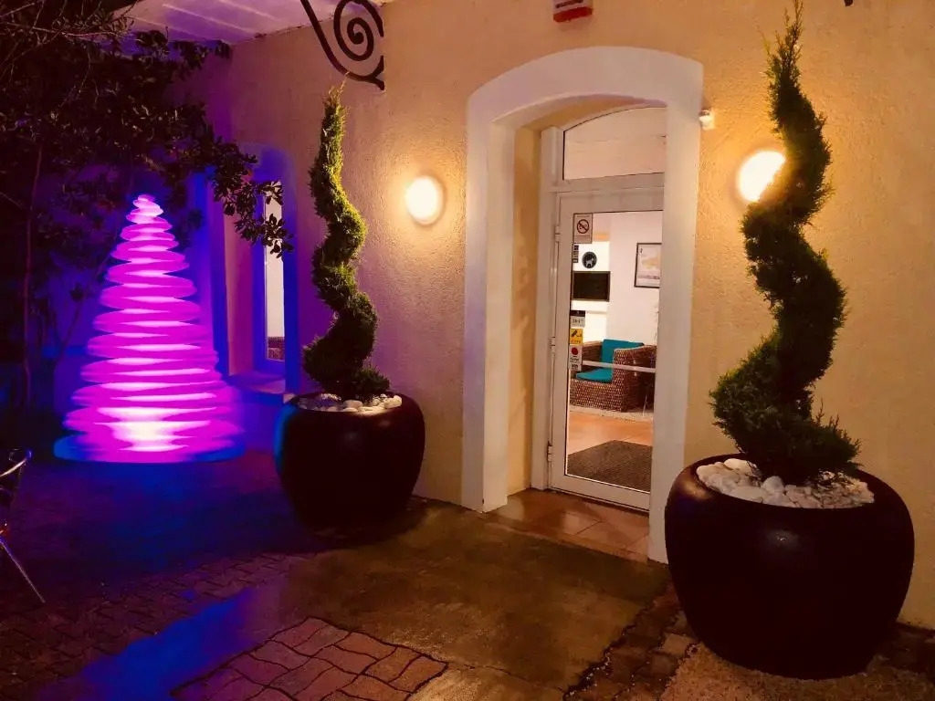 AppartHotel-Restaurant Castel Emeraude
