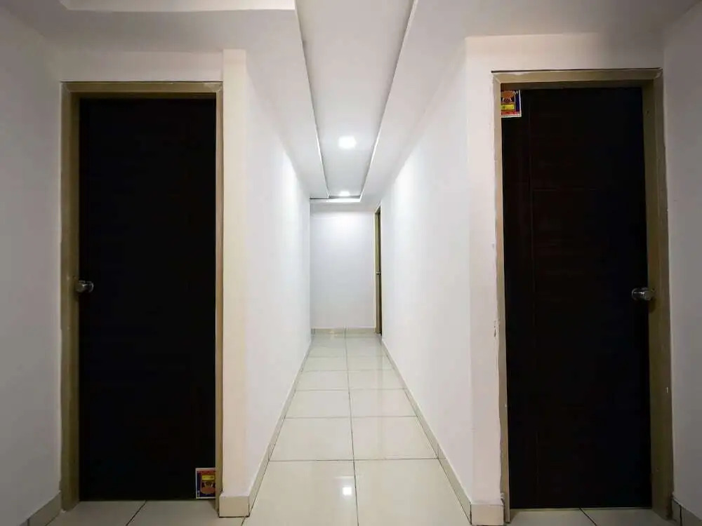 V Wella Inn By OYO Rooms