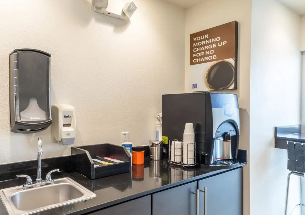 Motel 6-Laredo, TX - Airport