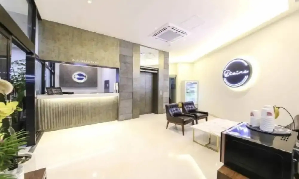 Divine Hotel