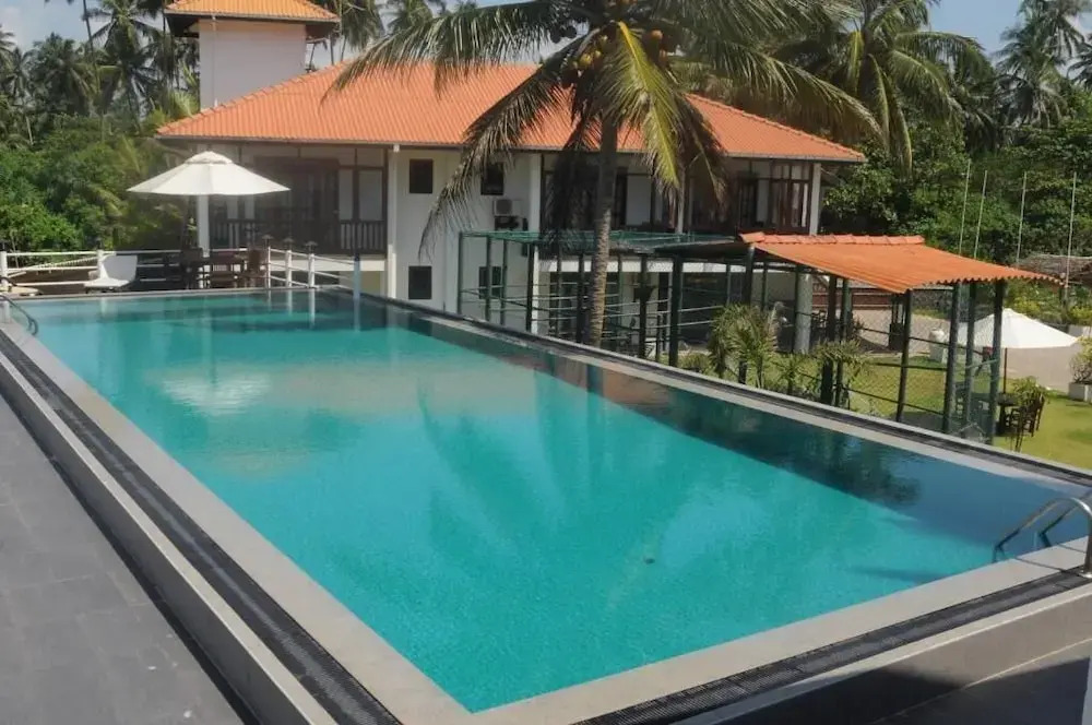 Scarlet White Resort