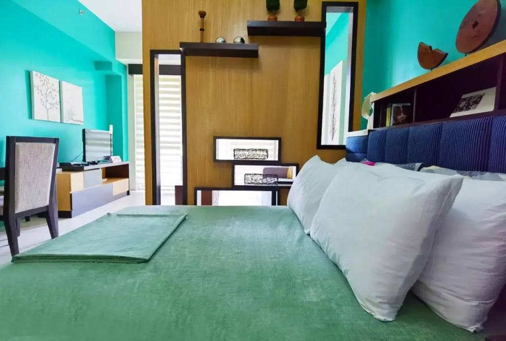 Miranda 504B 1BR at Pico de Loro by Raquels Place