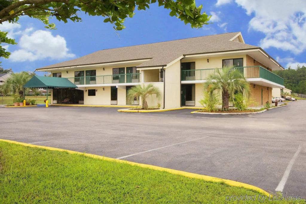 Americas Best Value Inn - Tillmans Corner / Mobile