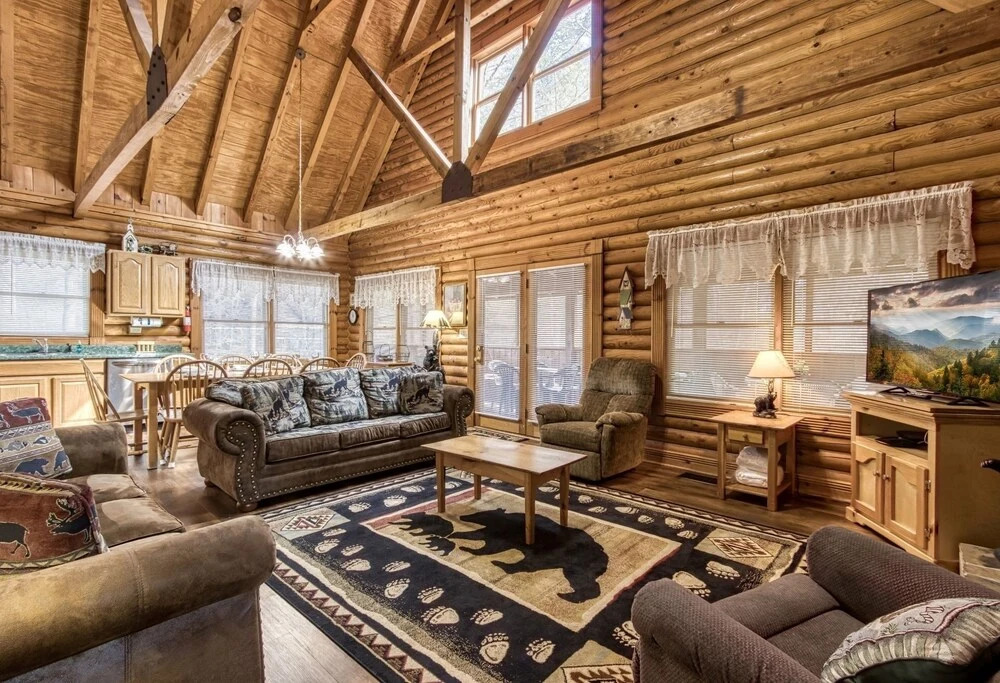 ER92 - Virginias Villa - Great location! Close to all the action! cabin