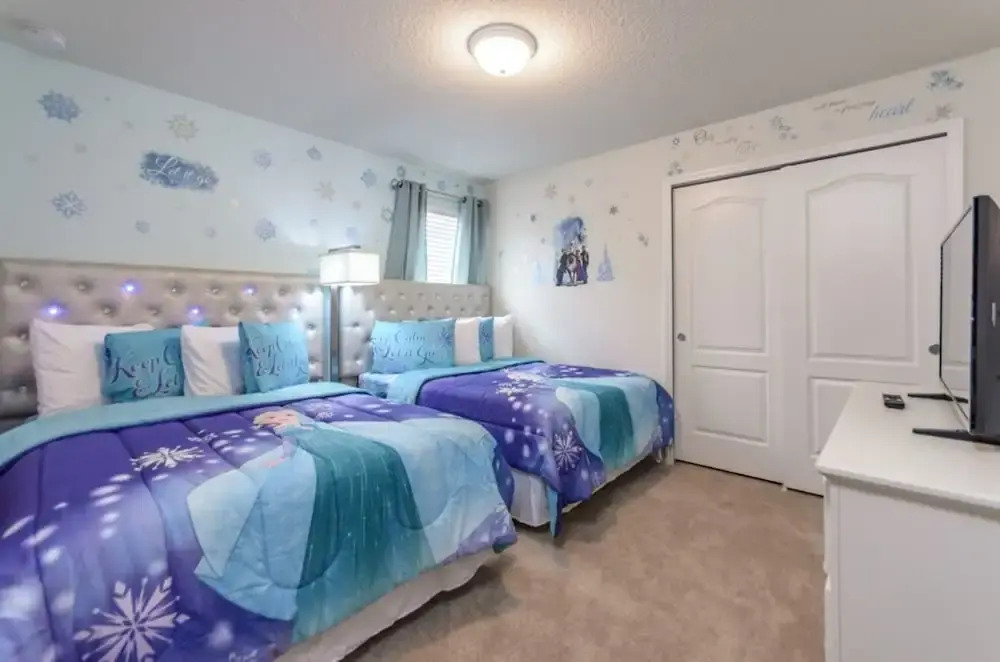 Windsor at Westside - 8811 Macapa Drive