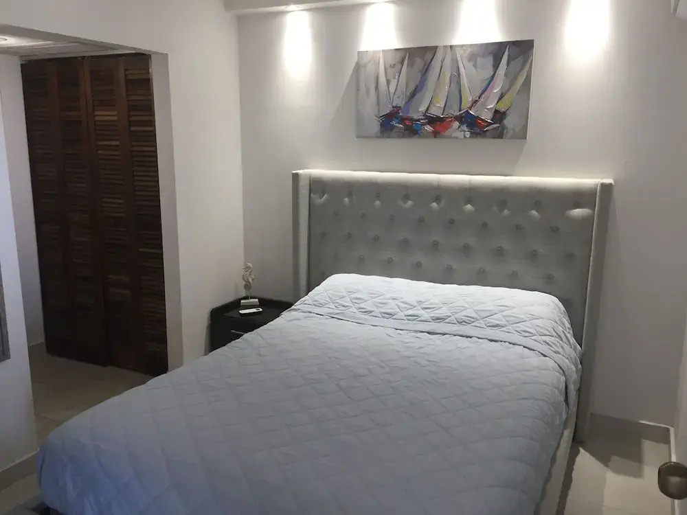 ESJ Azul 1754 PH Beach Front Apt