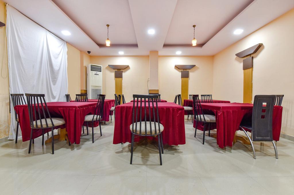 Fabhotel Royal Residency