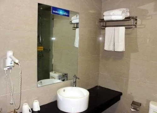 Shiyan Yun County Bin Yue Hotel