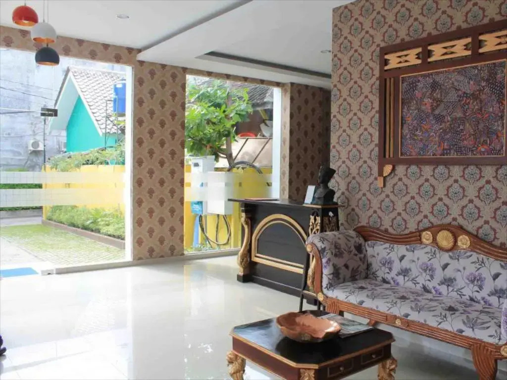 Summer Quest Hotel