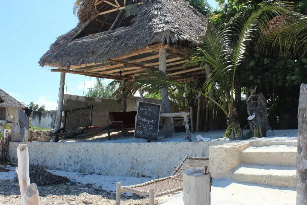 Nyamkwi White Sands