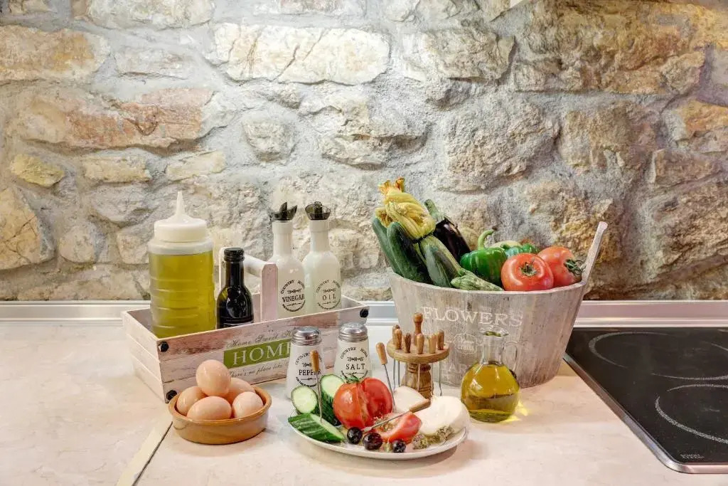 Luminous 2BD stone Apt in the alleys of Corfu town