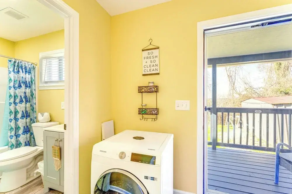 Walk Downtown: Charming Rome Abode w/ Yard!