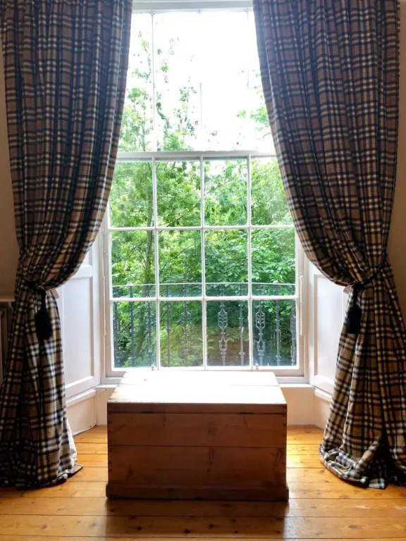 4 Bedroom Georgian Flat In New Town