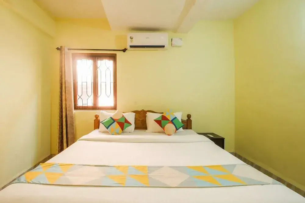 OYO 15529 Home Decent 2BHK Candolim