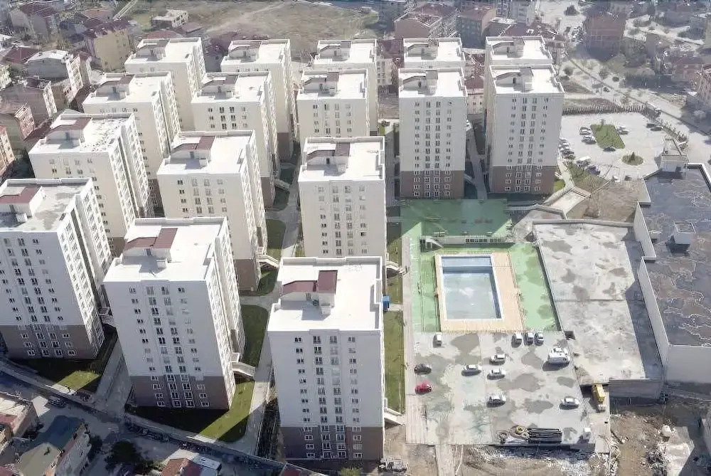 Safe Secure 3 bedroom top floor flat