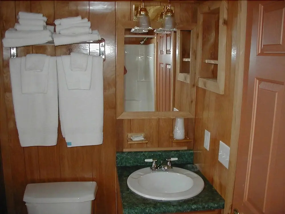 Edgewater Motel
