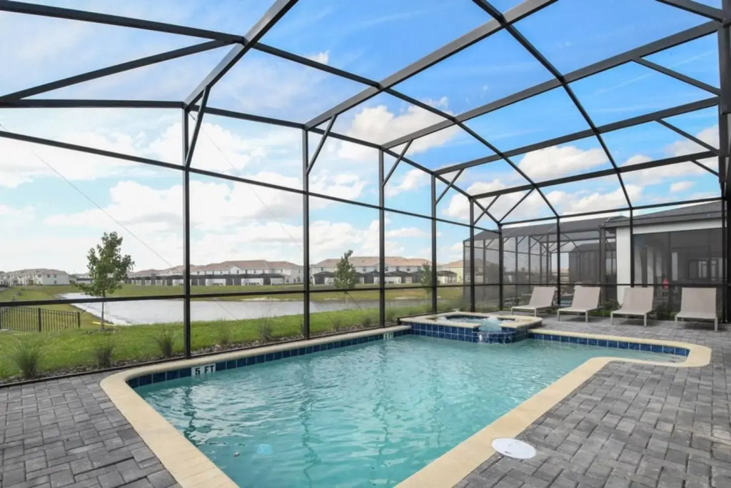 Splendid home with private pool and game room near Disney