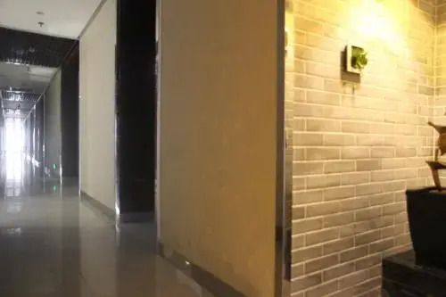 Youjia Sunshine Hotel