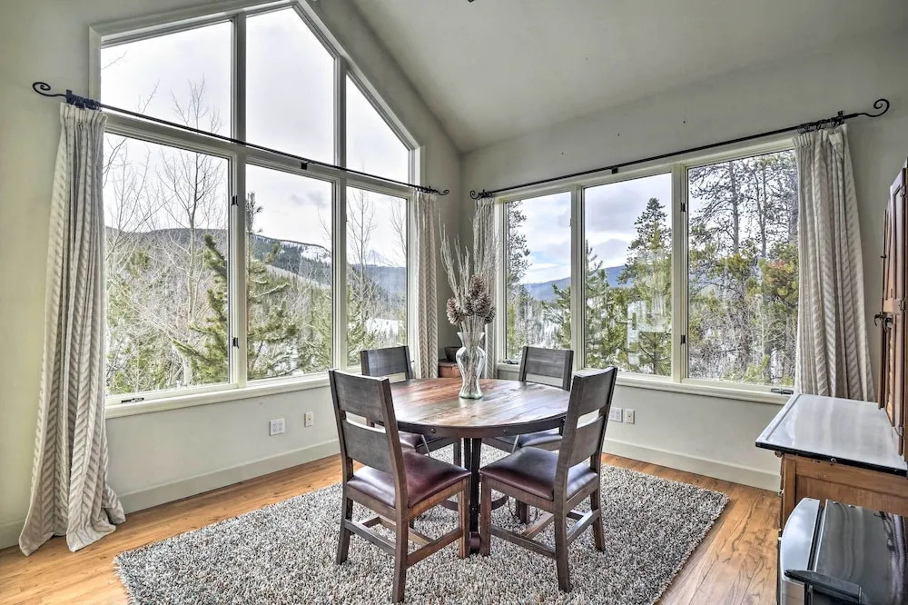 4 Mi to Skiing: Breckenridge Mountain Retreat!
