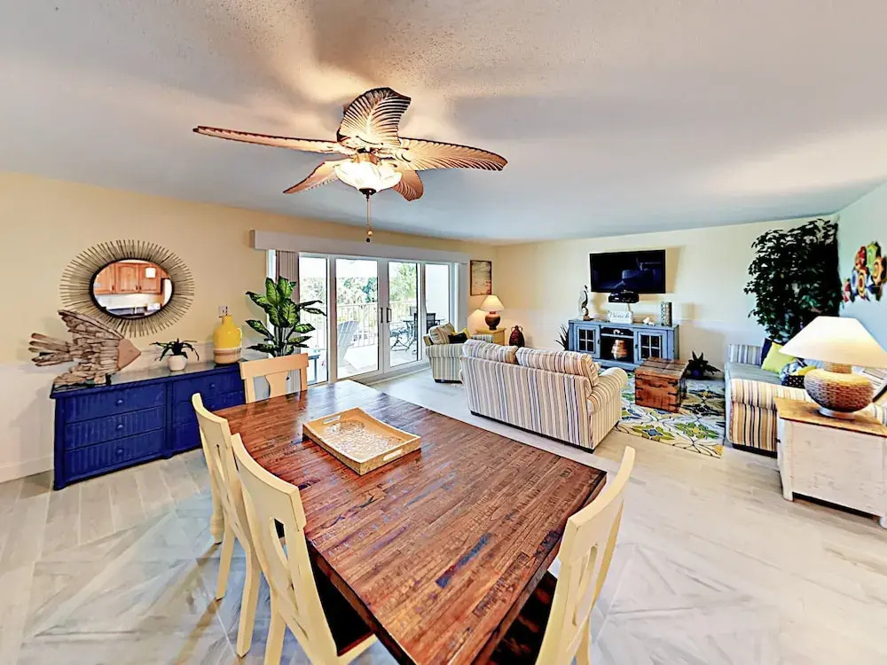 19610 Gulf Blvd Condo Unit 203 2 Bedrooms 2 Bathrooms Condo