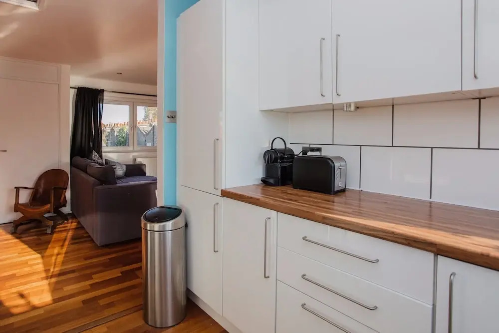 2 Bedroom Flat in Whitechapel with Large Balcony