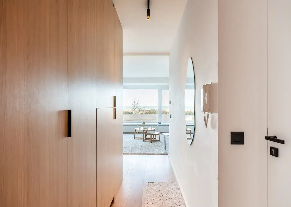Apartment on Zeedijk With Stunning Sea Views